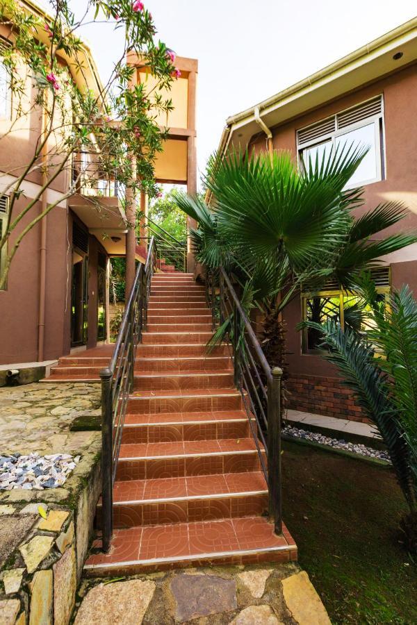 Santa Maria Hotel Entebbe Extérieur photo