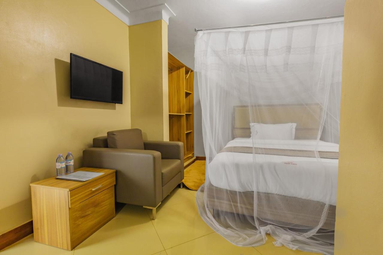 Santa Maria Hotel Entebbe Extérieur photo