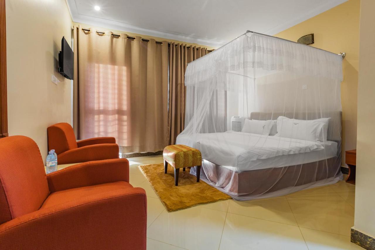 Santa Maria Hotel Entebbe Extérieur photo