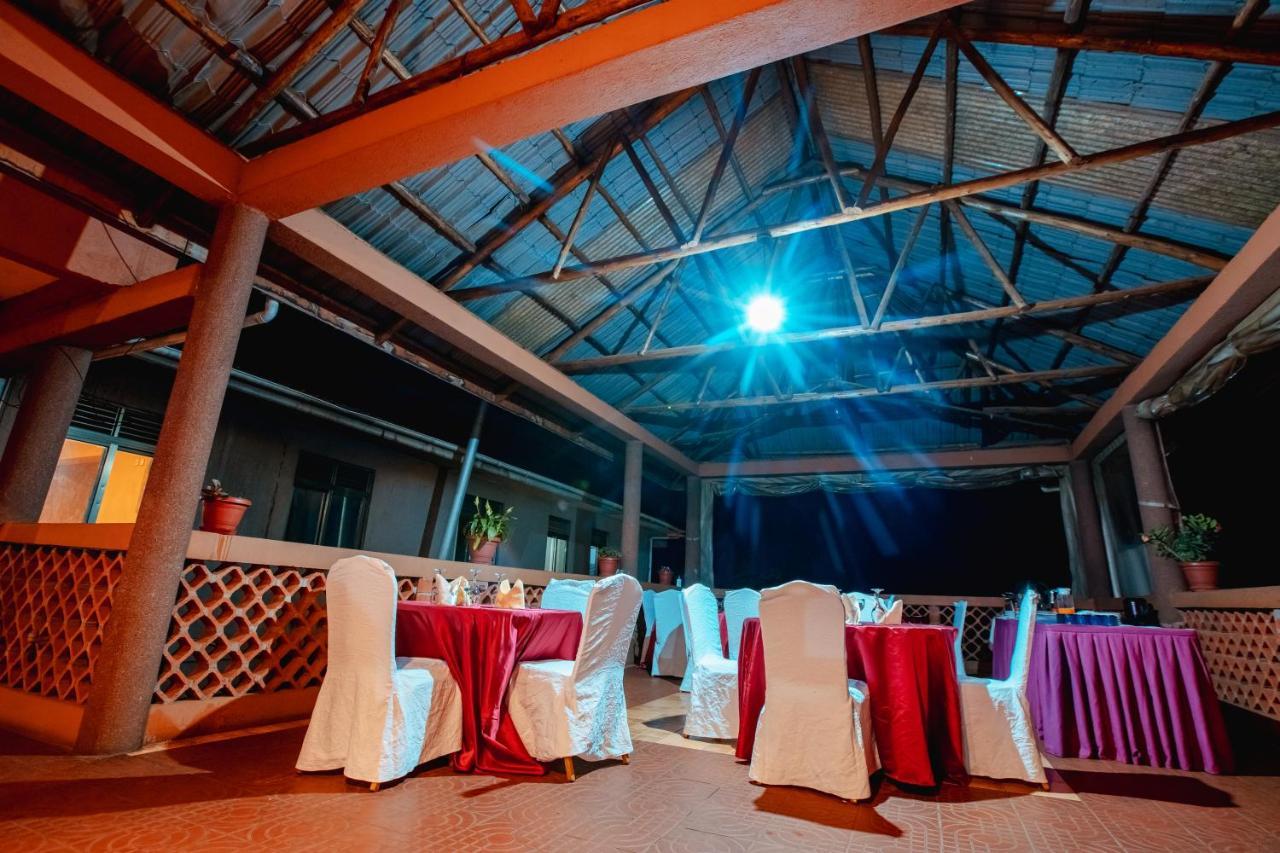 Santa Maria Hotel Entebbe Extérieur photo
