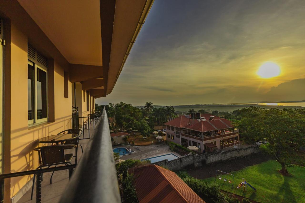 Santa Maria Hotel Entebbe Extérieur photo